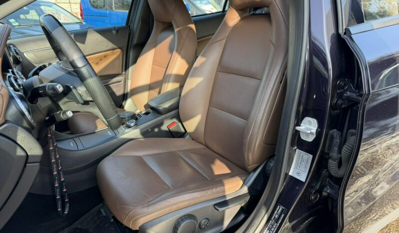 Mercedes GLA 250 | 4×4 Automatyczny | Automatyczna | 210 KM | Fioletowy full