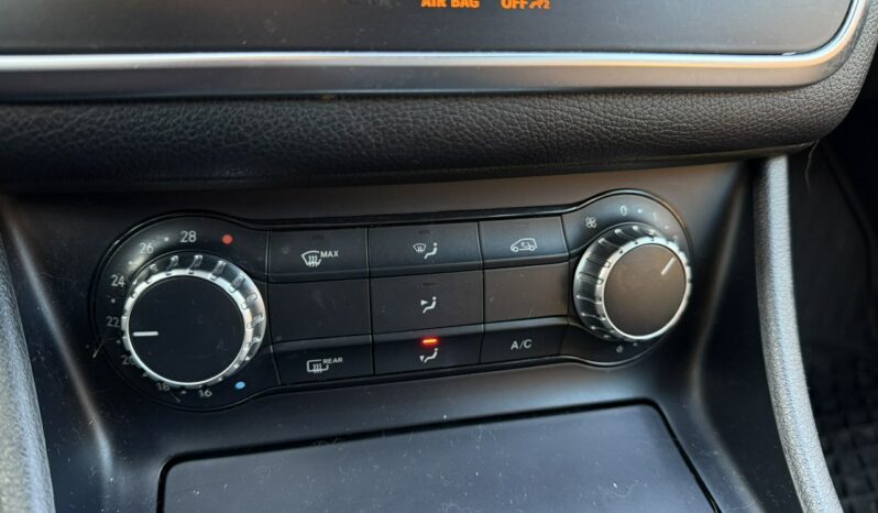 Mercedes GLA 250 | 4×4 Automatyczny | Automatyczna | 210 KM | Fioletowy full