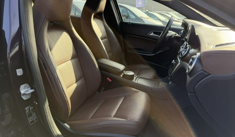 Mercedes GLA 250 | 4×4 Automatyczny | Automatyczna | 210 KM | Fioletowy full