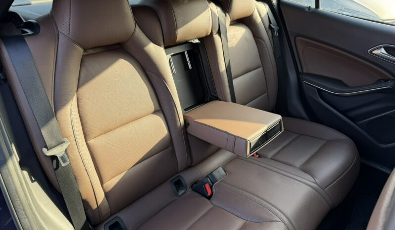 Mercedes GLA 250 | 4×4 Automatyczny | Automatyczna | 210 KM | Fioletowy full