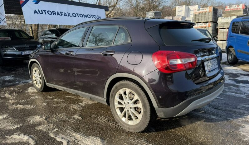 Mercedes GLA 250 | 4×4 Automatyczny | Automatyczna | 210 KM | Fioletowy full