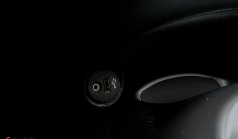 NISSAN Juke  | FWD (przód) | Manualna | 117 KM | Srebrny full