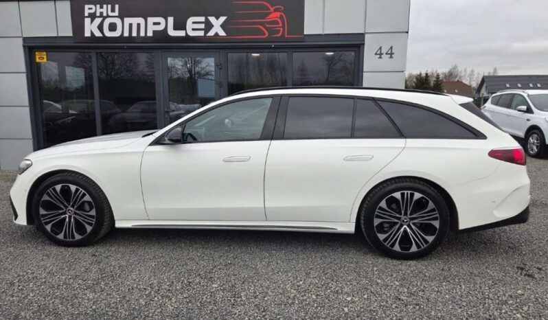 MERCEDES-BENZ Klasa E | 4×4 (doł. automatycznie) | Automatyczna | 197 KM | Biały full