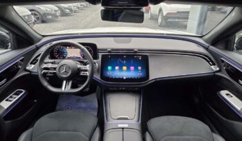 MERCEDES-BENZ Klasa E | 4×4 (doł. automatycznie) | Automatyczna | 197 KM | Biały full