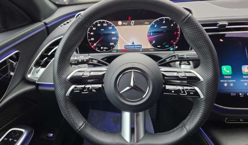 MERCEDES-BENZ Klasa E | 4×4 (doł. automatycznie) | Automatyczna | 197 KM | Biały full