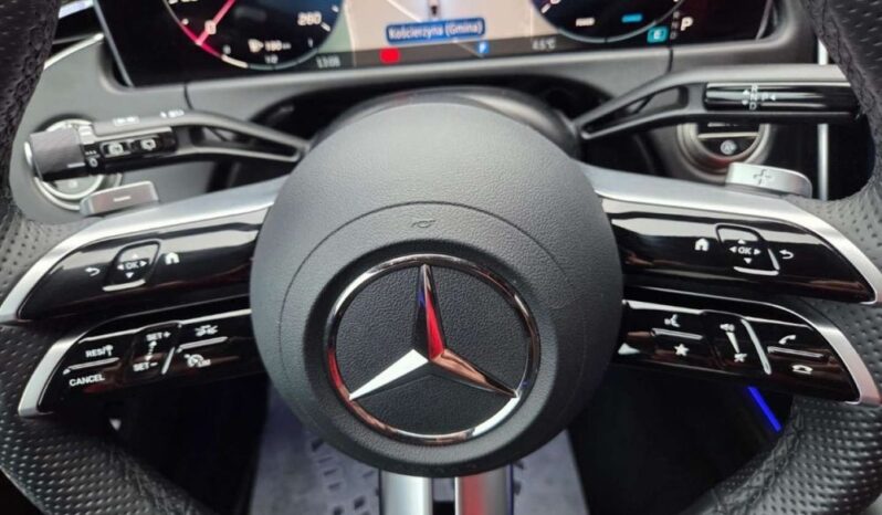 MERCEDES-BENZ Klasa E | 4×4 (doł. automatycznie) | Automatyczna | 197 KM | Biały full