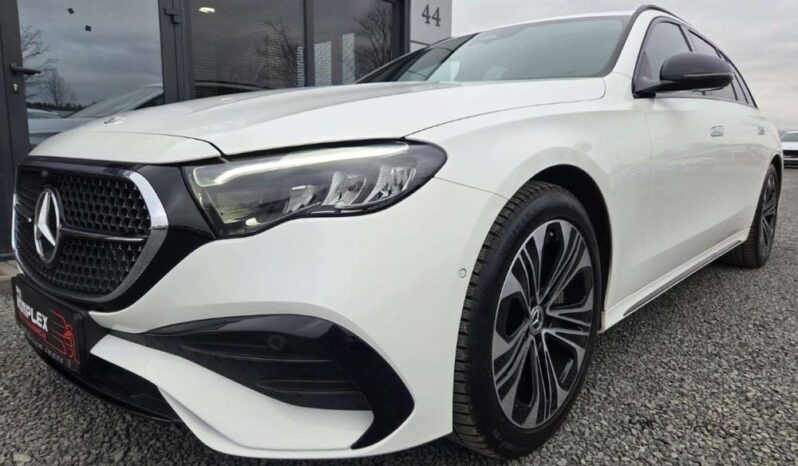 MERCEDES-BENZ Klasa E | 4×4 (doł. automatycznie) | Automatyczna | 197 KM | Biały full