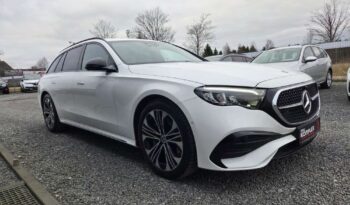 MERCEDES-BENZ Klasa E | 4×4 (doł. automatycznie) | Automatyczna | 197 KM | Biały full