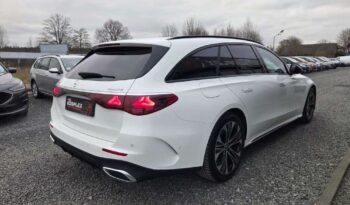 MERCEDES-BENZ Klasa E | 4×4 (doł. automatycznie) | Automatyczna | 197 KM | Biały full