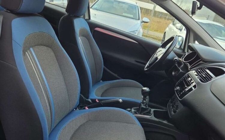 FIAT Punto  | FWD (przód) | Manualna | 69 KM | Biały full