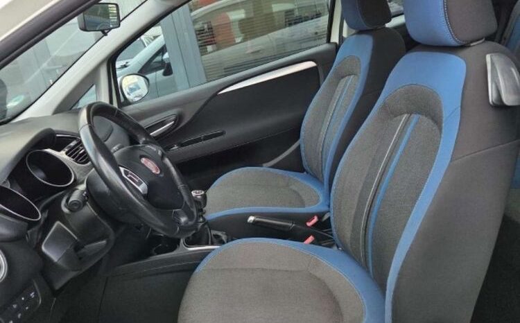 FIAT Punto  | FWD (przód) | Manualna | 69 KM | Biały full