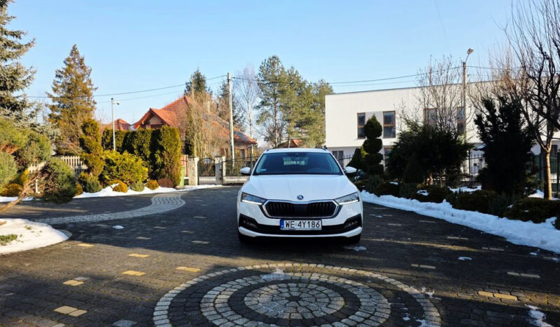 SKODA Octavia  | FWD (przód) | Manualna | 150 KM | Biały full