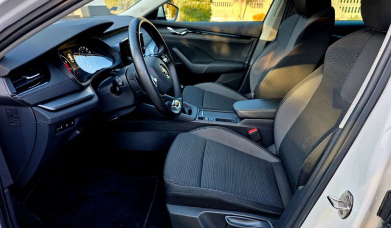 SKODA Octavia  | FWD (przód) | Manualna | 150 KM | Biały full