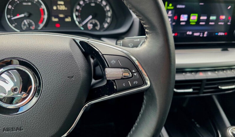 SKODA Octavia  | FWD (przód) | Manualna | 150 KM | Biały full