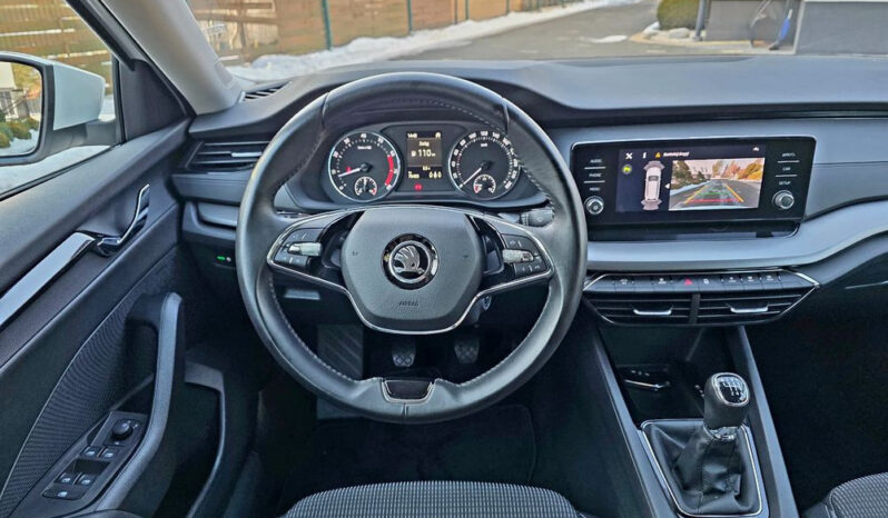 SKODA Octavia  | FWD (przód) | Manualna | 150 KM | Biały full