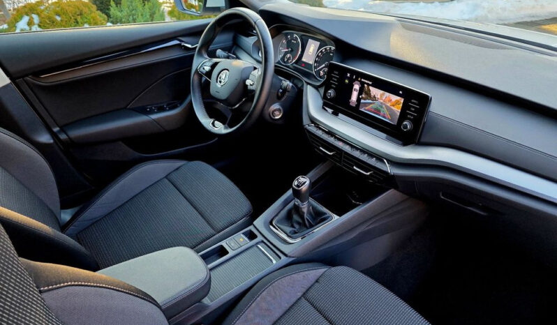 SKODA Octavia  | FWD (przód) | Manualna | 150 KM | Biały full