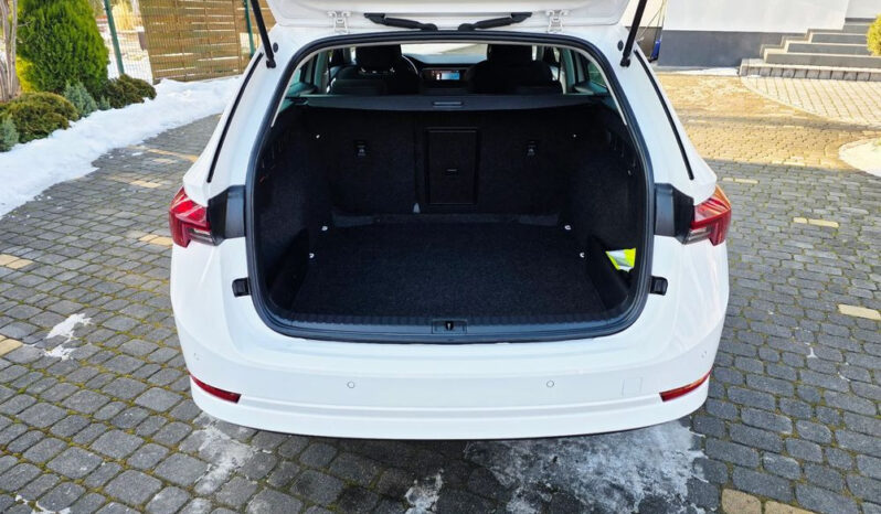 SKODA Octavia  | FWD (przód) | Manualna | 150 KM | Biały full