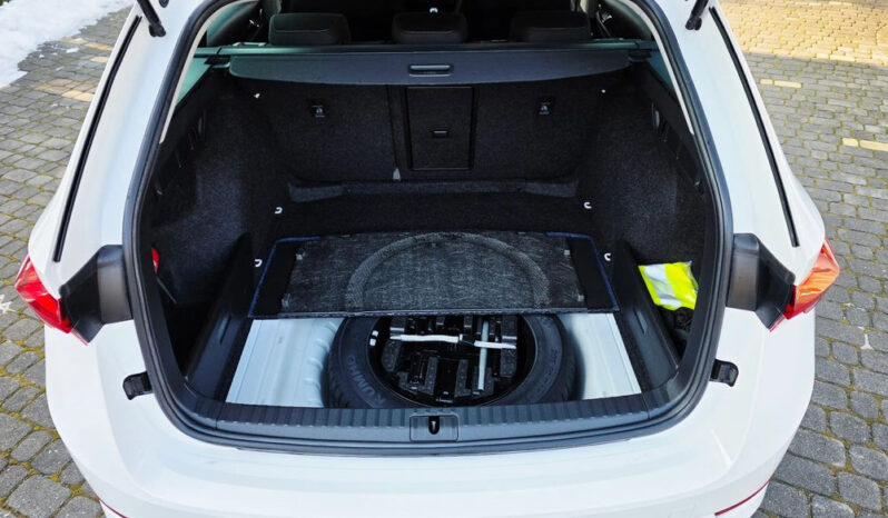 SKODA Octavia  | FWD (przód) | Manualna | 150 KM | Biały full