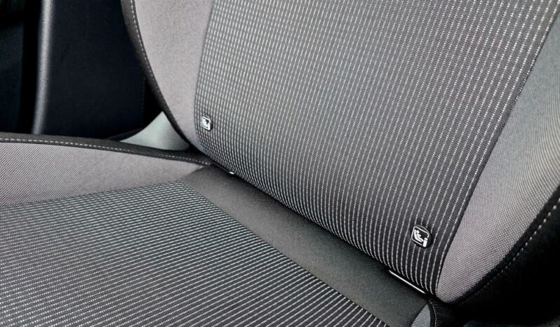 SKODA Octavia  | FWD (przód) | Manualna | 150 KM | Biały full