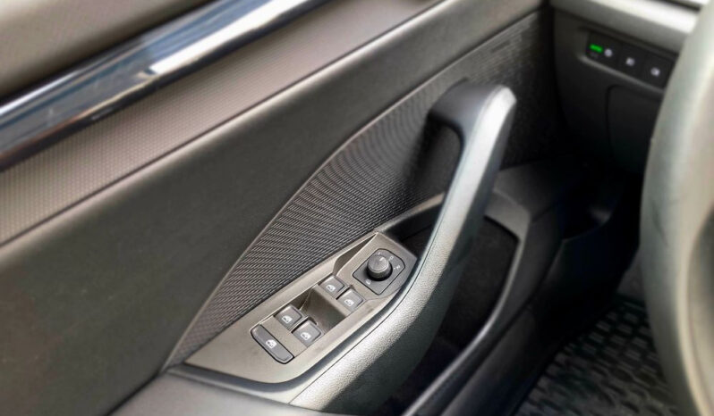 SKODA Octavia  | FWD (przód) | Manualna | 150 KM | Biały full