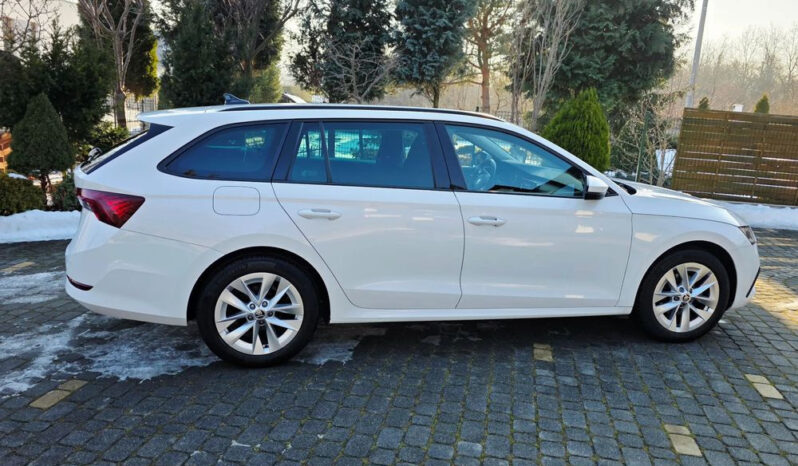 SKODA Octavia  | FWD (przód) | Manualna | 150 KM | Biały full