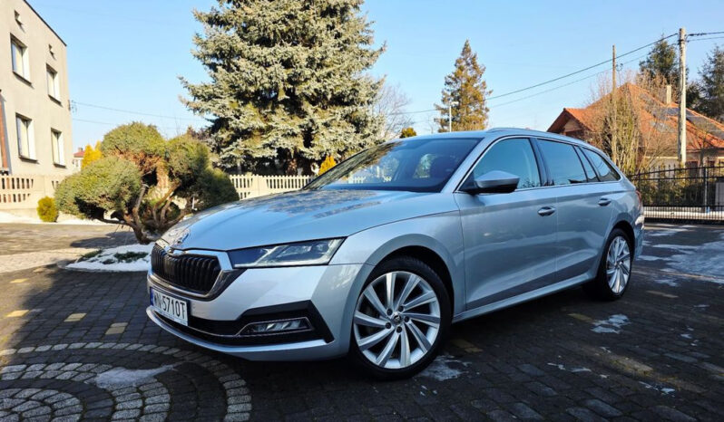 SKODA Octavia  | FWD (przód) | Automatyczna | 150 KM | Srebrny full
