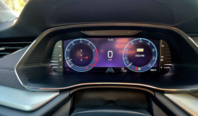 SKODA Octavia  | FWD (przód) | Automatyczna | 150 KM | Srebrny full