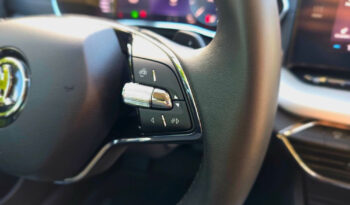 SKODA Octavia  | FWD (przód) | Automatyczna | 150 KM | Srebrny full