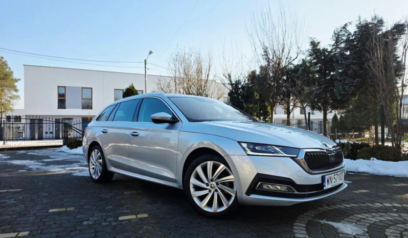 SKODA Octavia  | FWD (przód) | Automatyczna | 150 KM | Srebrny full