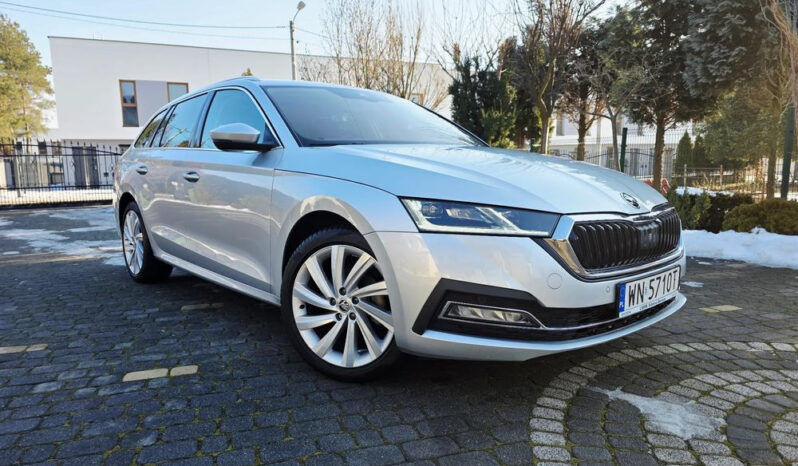 SKODA Octavia  | FWD (przód) | Automatyczna | 150 KM | Srebrny full