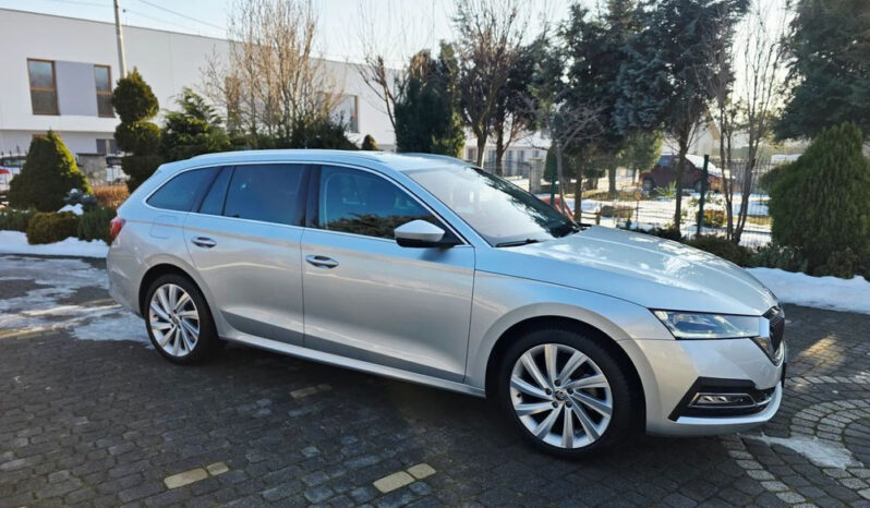 SKODA Octavia  | FWD (przód) | Automatyczna | 150 KM | Srebrny full