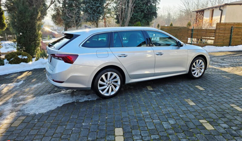 SKODA Octavia  | FWD (przód) | Automatyczna | 150 KM | Srebrny full