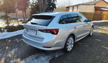 SKODA Octavia  | FWD (przód) | Automatyczna | 150 KM | Srebrny full