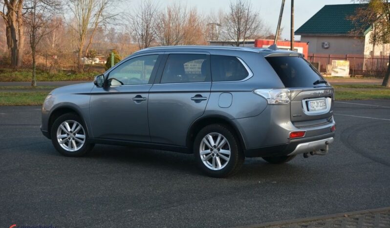 MITSUBISHI Outlander  | 4×4 (doł. automatycznie) | Automatyczna | 150 KM | Szary full