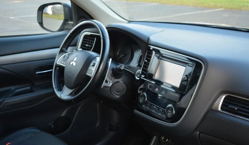 MITSUBISHI Outlander  | 4×4 (doł. automatycznie) | Automatyczna | 150 KM | Szary full