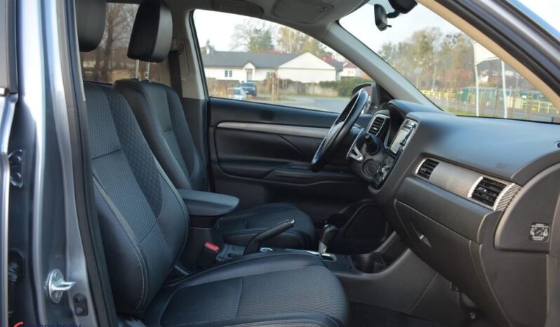 MITSUBISHI Outlander  | 4×4 (doł. automatycznie) | Automatyczna | 150 KM | Szary full
