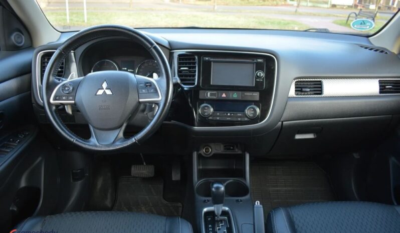 MITSUBISHI Outlander  | 4×4 (doł. automatycznie) | Automatyczna | 150 KM | Szary full