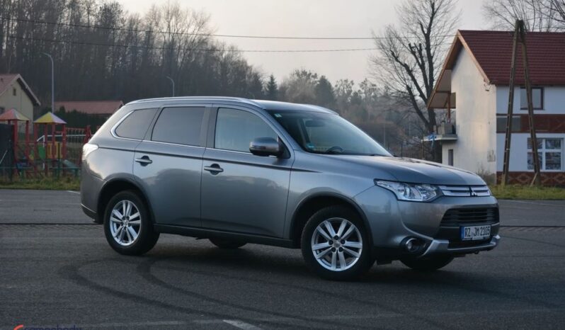 MITSUBISHI Outlander  | 4×4 (doł. automatycznie) | Automatyczna | 150 KM | Szary full