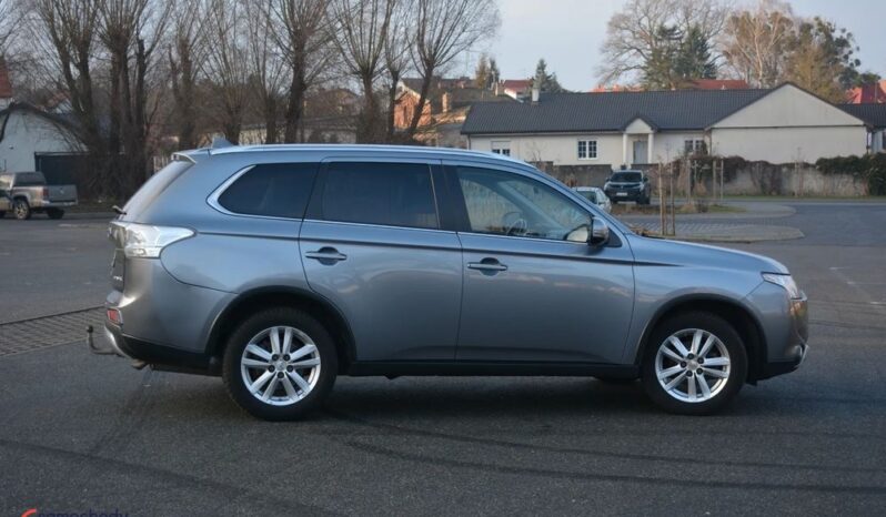 MITSUBISHI Outlander  | 4×4 (doł. automatycznie) | Automatyczna | 150 KM | Szary full