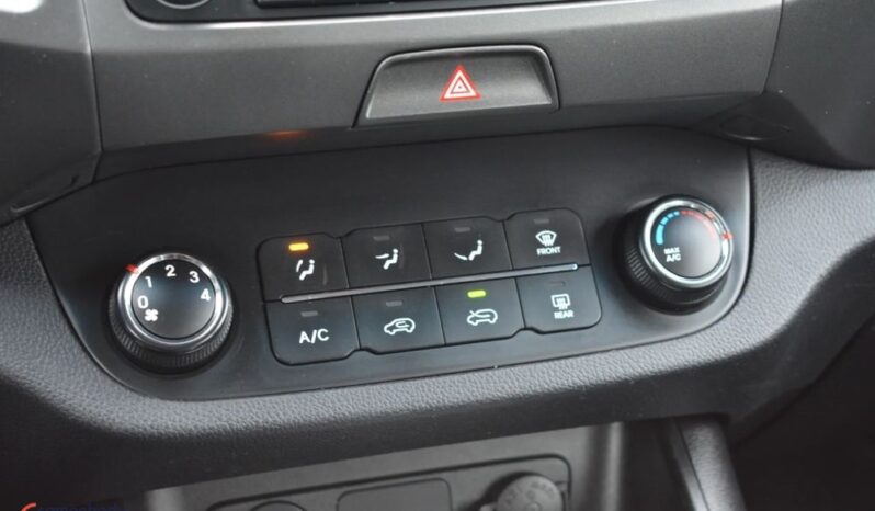 KIA Sportage  | FWD (przód) | Manualna | 115 KM | Czarny full