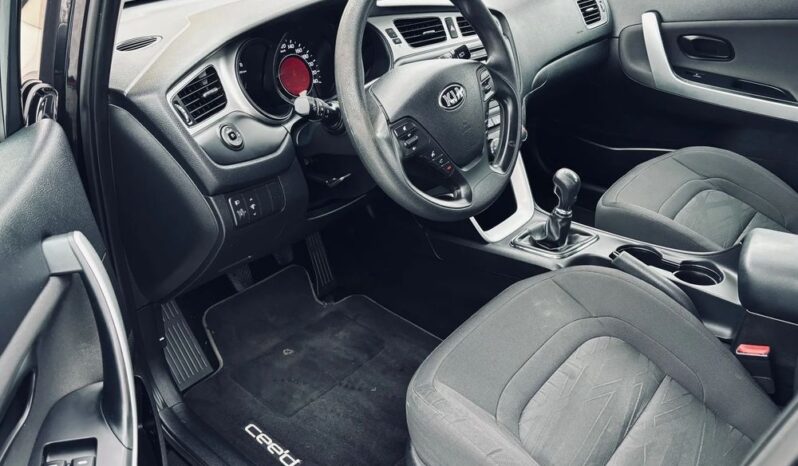 KIA Ceed  | FWD (przód) | Manualna | 100 KM | Czarny full