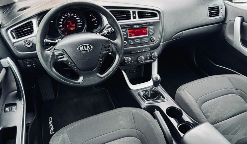 KIA Ceed  | FWD (przód) | Manualna | 100 KM | Czarny full