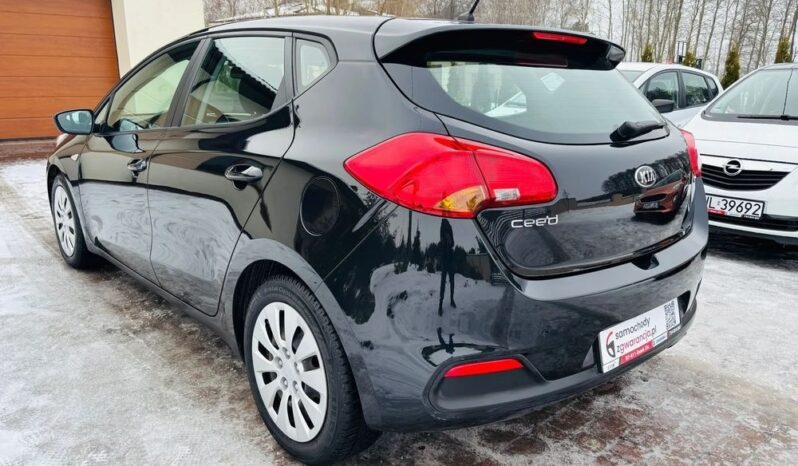 KIA Ceed  | FWD (przód) | Manualna | 100 KM | Czarny full