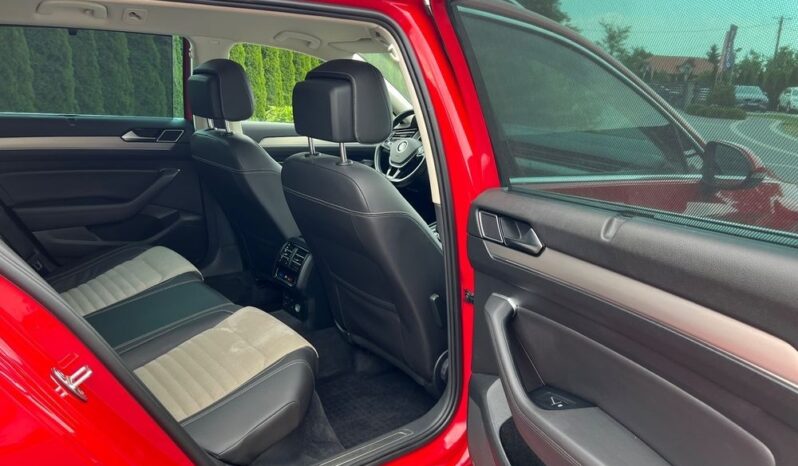 VOLKSWAGEN   Passat     190 KM    Automatyczna    FWD (przód)    Czerwony full