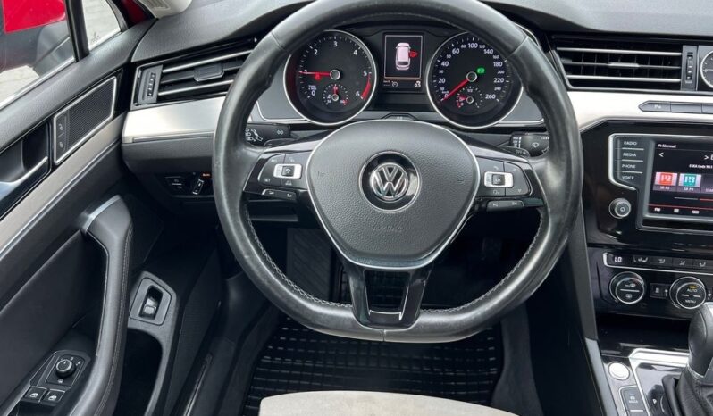 VOLKSWAGEN   Passat     190 KM    Automatyczna    FWD (przód)    Czerwony full