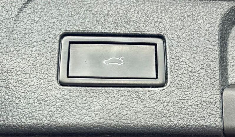 VOLKSWAGEN   Passat     190 KM    Automatyczna    FWD (przód)    Czerwony full