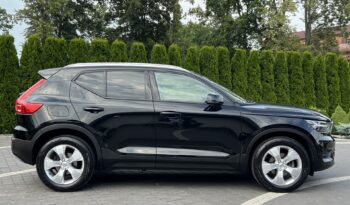 VOLVO   XC 40    150 KM    Automatyczna    FWD (przód)    Czarny full