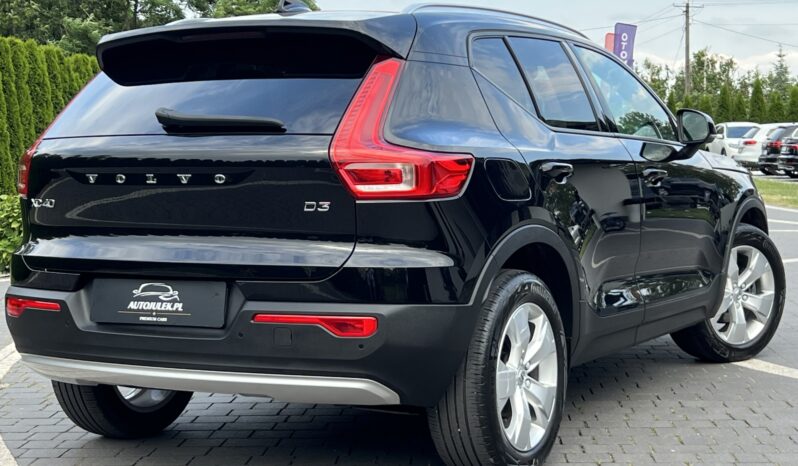 VOLVO   XC 40    150 KM    Automatyczna    FWD (przód)    Czarny full