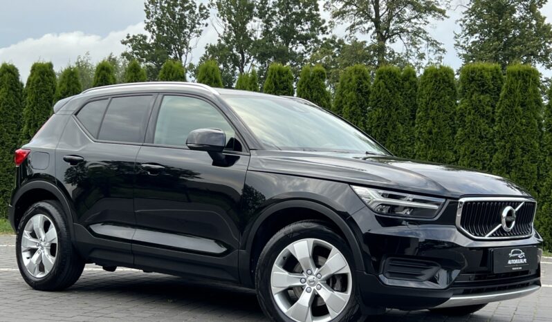 VOLVO   XC 40    150 KM    Automatyczna    FWD (przód)    Czarny full