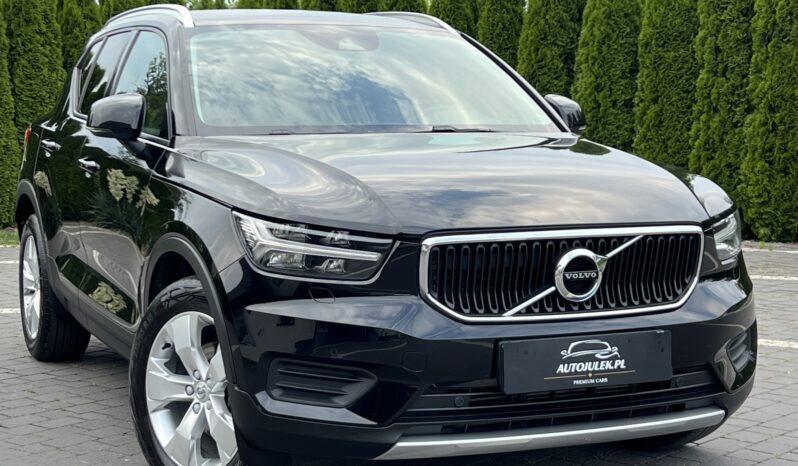 VOLVO   XC 40    150 KM    Automatyczna    FWD (przód)    Czarny full